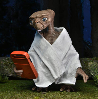 NECA E.T. the Extra-Terrestrial 40th Anniversary Ultimate E.T. Action Figure - View 13