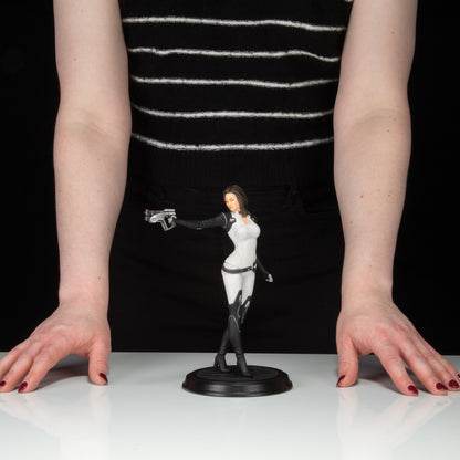 Dark Horse Mass Effect Miranda Lawson 8.5-Inch PVC Figure - View 14