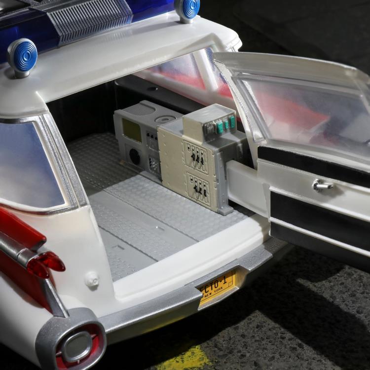 Hasbro Ghostbusters (1984) Plasma Series Ecto-1 Vehicle - View 8