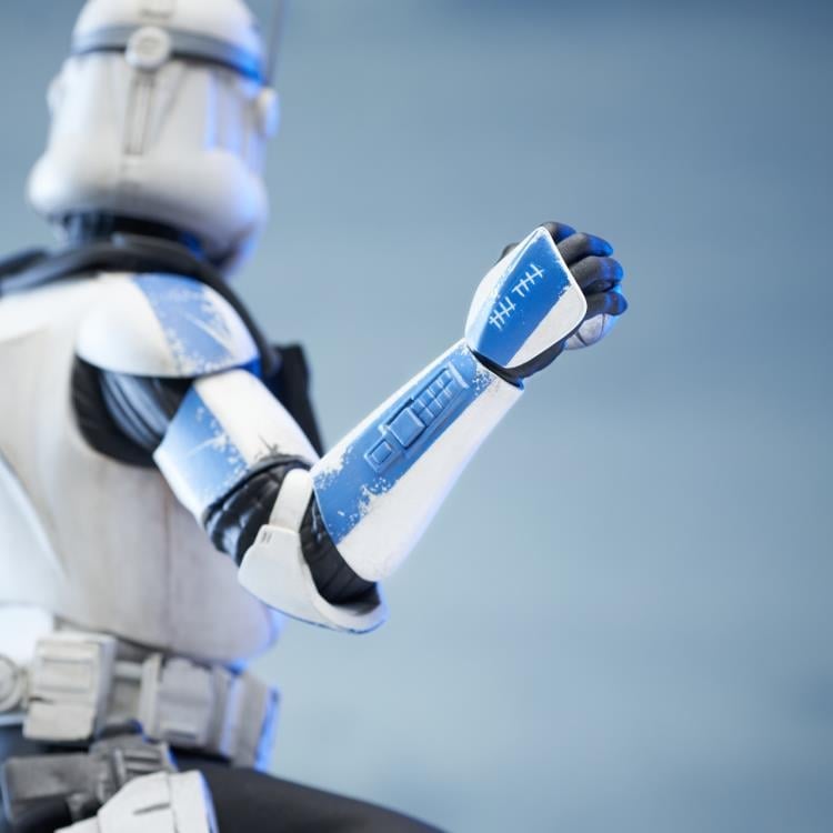 Diamond Select Toys Star Wars: The Clone Wars Premier Collection Captain Rex 1/7 Scale Limited Edition Statue - View 10