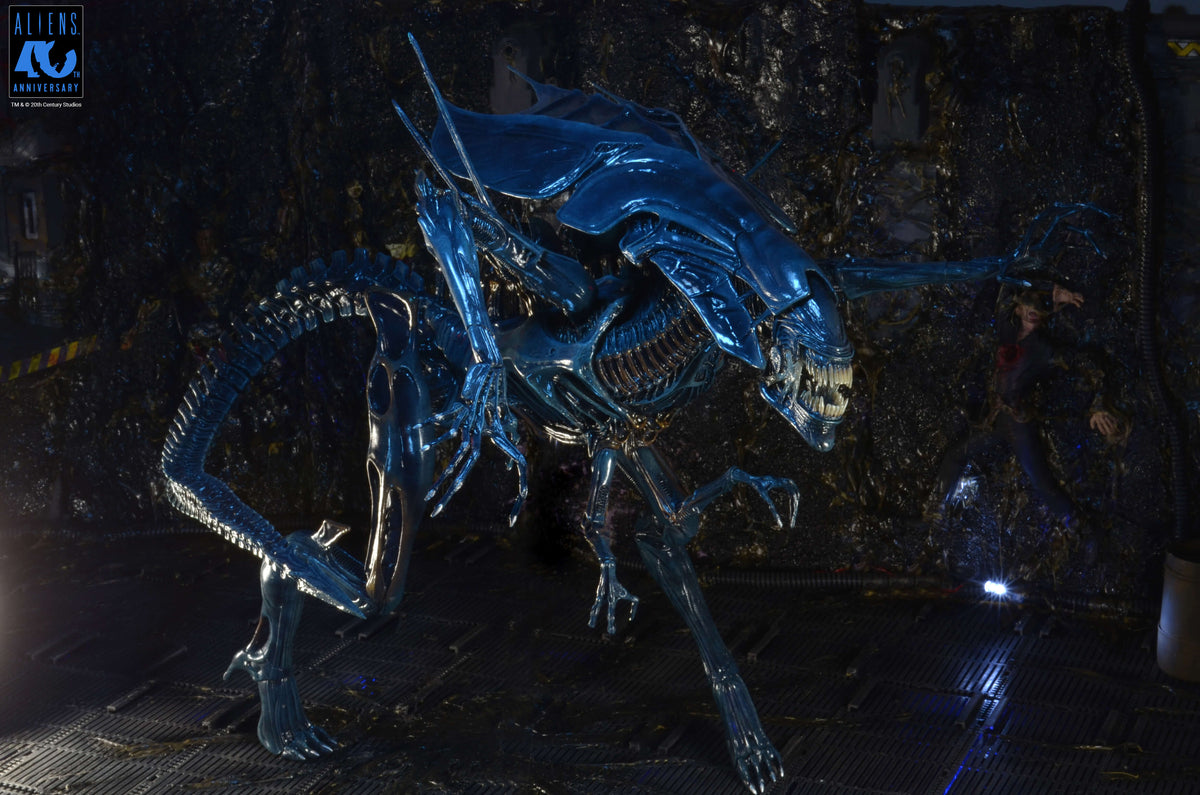NECA Aliens 40th Anniversary Alien Queen Deluxe Action Figure with 30 Points of Articulation - View 9