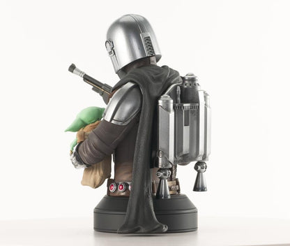 Diamond Select Toys Star Wars The Mandalorian and Grogu 1/6 Scale Limited Edition Bust - View 6