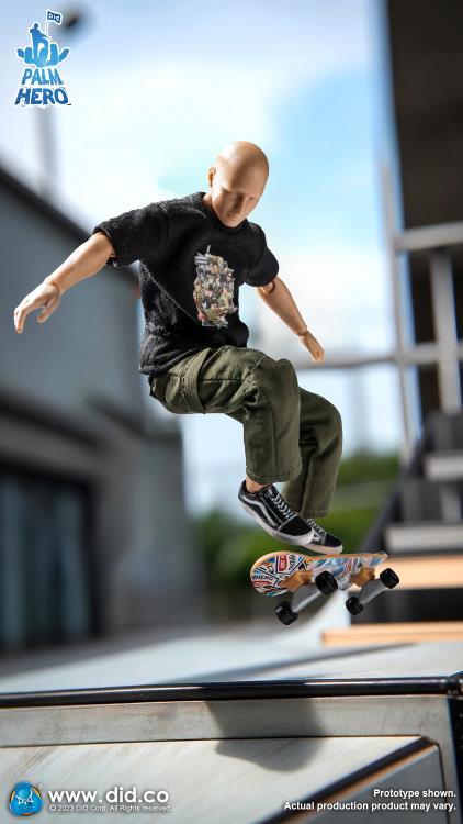 DiD Palm Hero Simply Fun Series The Skateboarder 1/12 Scale Action Figure - View 4