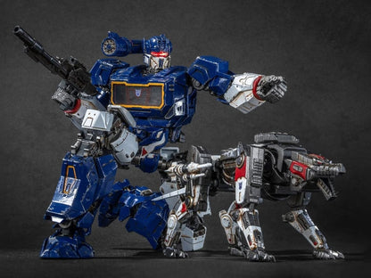 Yolopark Transformers: Bumblebee AMK Pro Soundwave 7.9-Inch Model Kit with Ravage - View 2