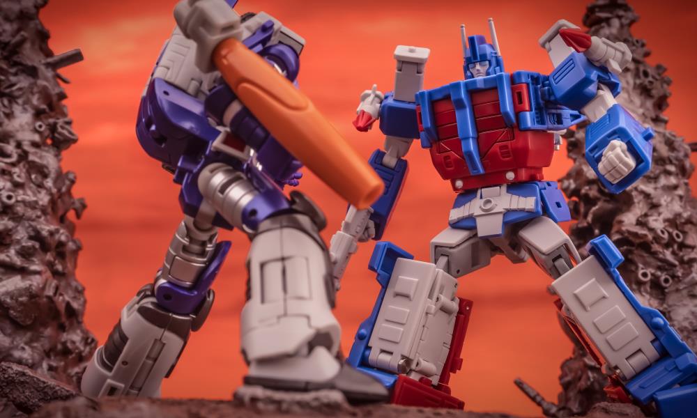 Newage H28 Octavian & H27W Conquest Plastic Figure Set (Reissue) - View 20