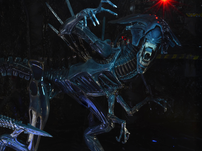 NECA Aliens 40th Anniversary Alien Queen Deluxe Action Figure with 30 Points of Articulation - View 2