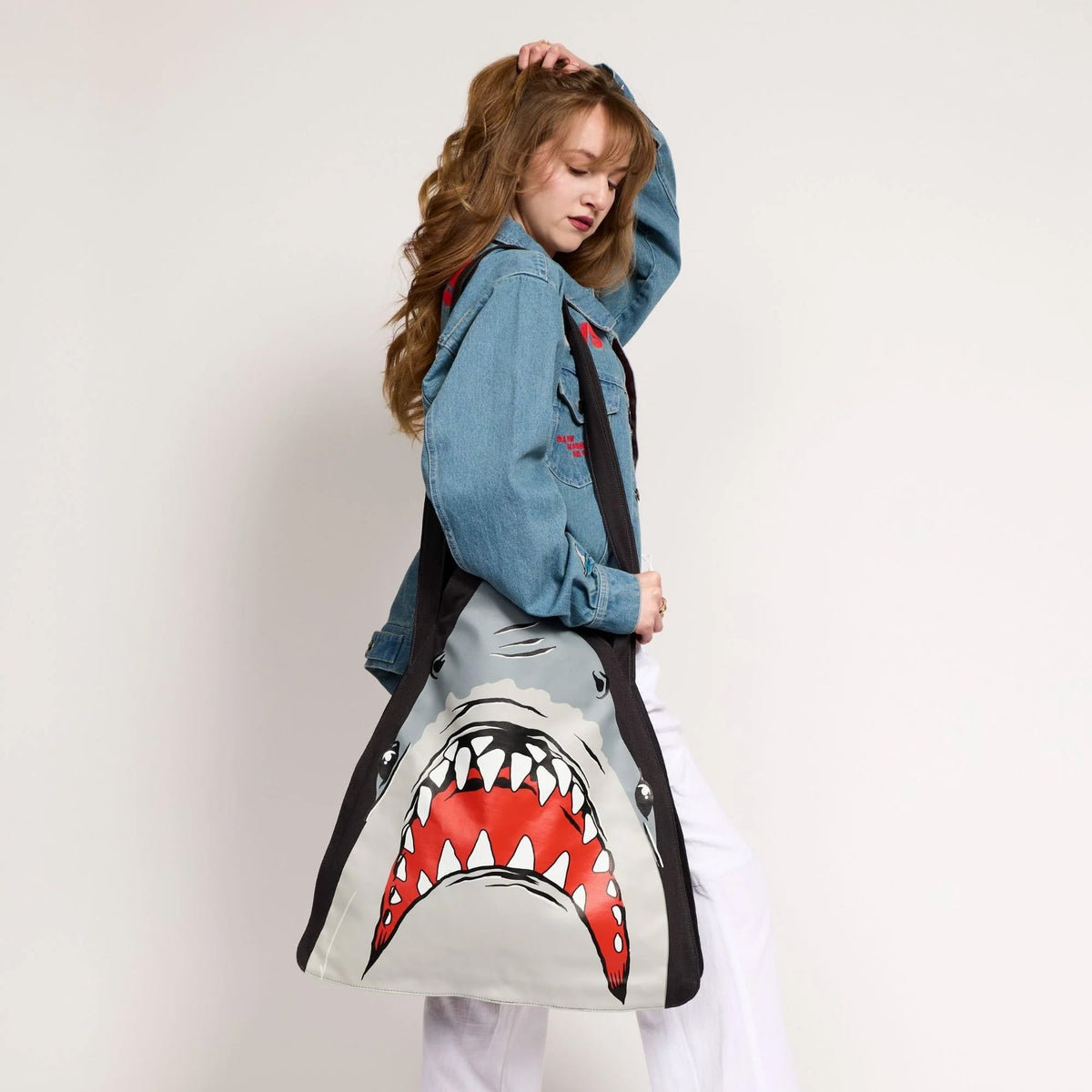 Cakeworthy Jaws Oversized Tote Bag 19-Inch with Jaws Design - View 4