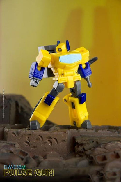 Dr. Wu DW-E37M Leap and DW-E38M Pulse Gun Plastic Figure Set - View 15