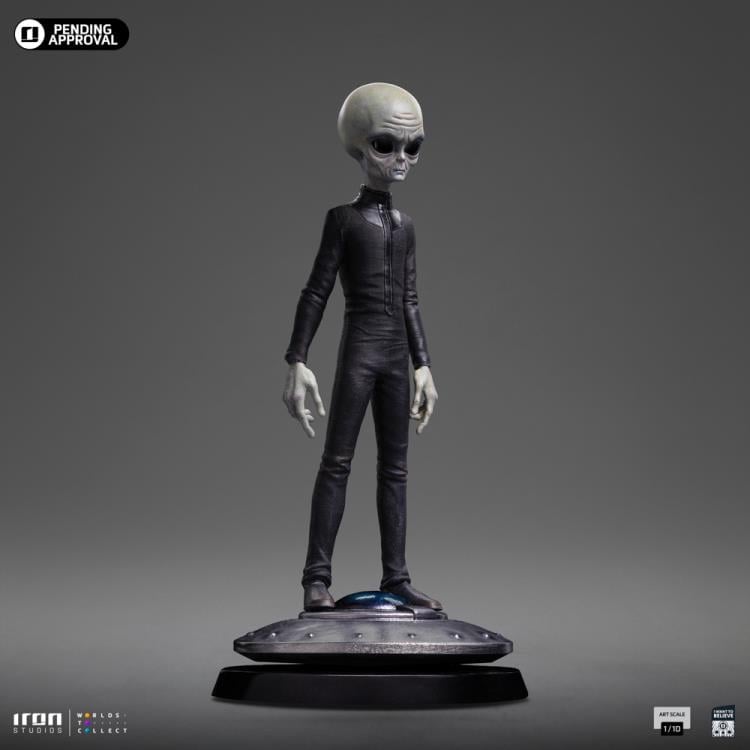 Iron Studios I Want to Believe Alien (Grey) 1/10 Art Scale Limited Edition Statue - View 11