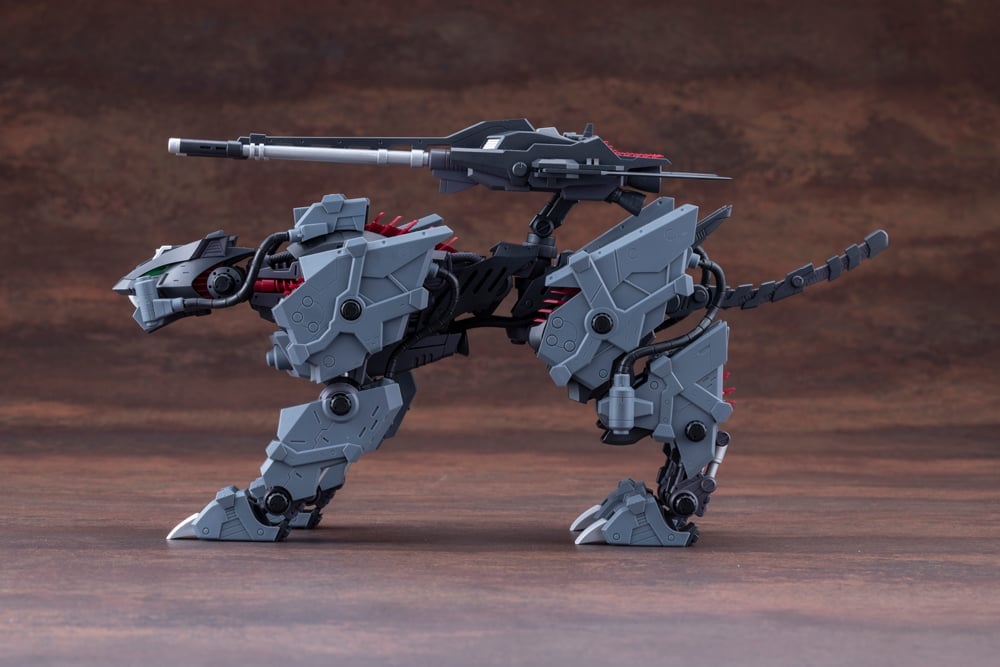 Kotobukiya Zoids Chaotic Century Highend Master Model Lightning Saix Irvine Special 2000 Recolor 1/72 Scale Model Kit - View 16