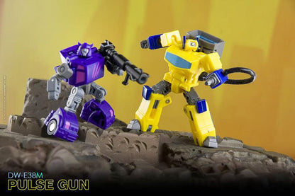 Dr. Wu DW-E37M Leap and DW-E38M Pulse Gun Plastic Figure Set - View 3