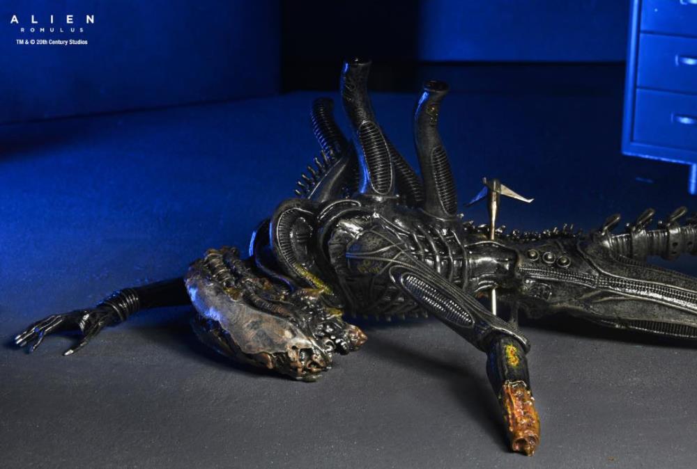 NECA Alien Romulus Suspended Lab Xenomorph XX121 Deluxe Plastic Action Figure - View 10
