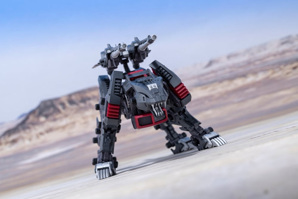 Kotobukiya Zoids Chaotic Century Highend Master Model Lightning Saix Irvine Special 2000 Recolor 1/72 Scale Model Kit - View 3