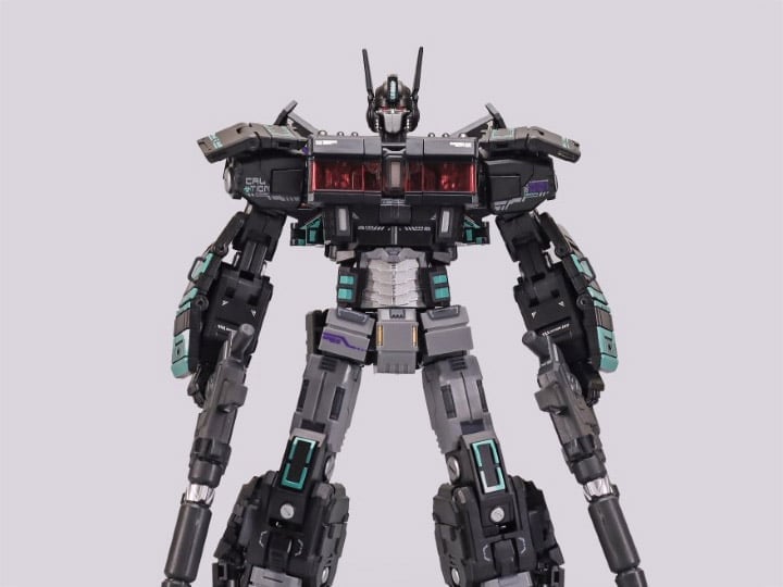 GCreation GDW-01B Ultra Maxmas (Dark Ver.) 9.5-Inch Figure - View 2