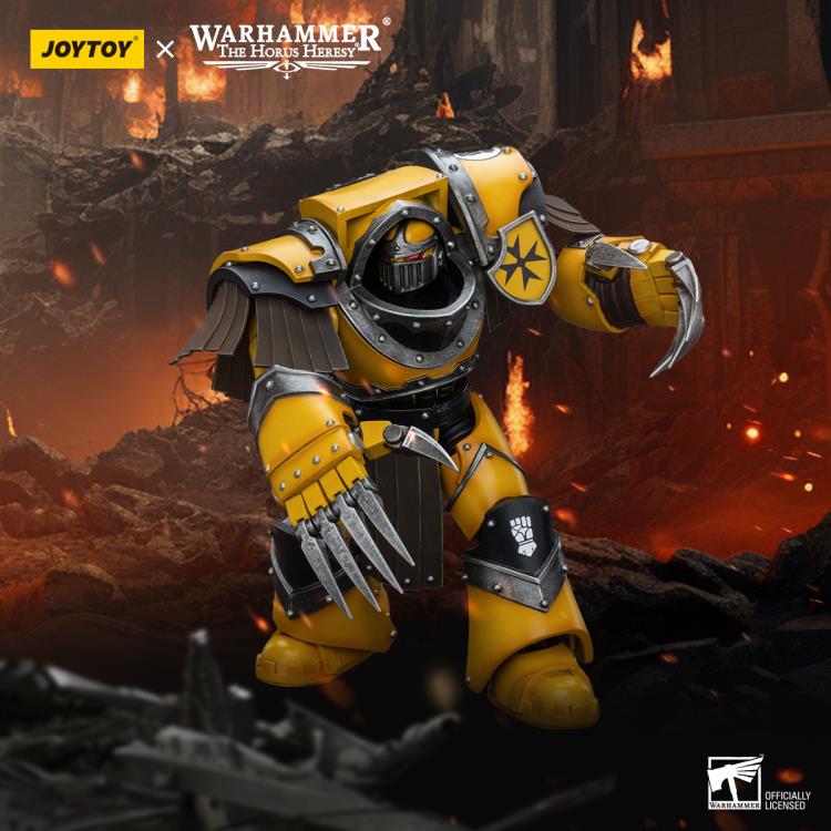 JoyToy Warhammer The Horus Heresy Imperial Fists Legion Cataphractii Terminator Squad Terminator with Lightning Claws 1/18 Scale Action Figure - View 3